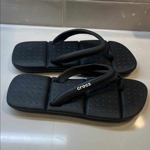 CROCS Black Flip Flop Sandals - Picture 1 of 5
